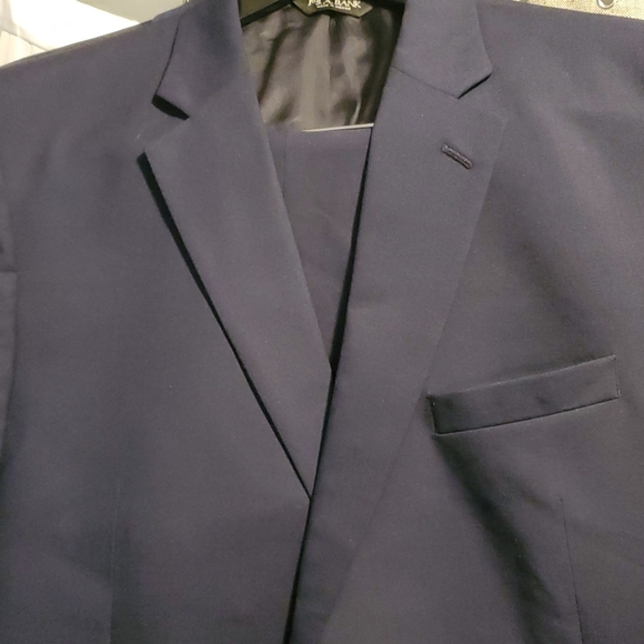 Jos.A.Bank 48XL men's Navy 2 pc suit - Picture 3 of 4